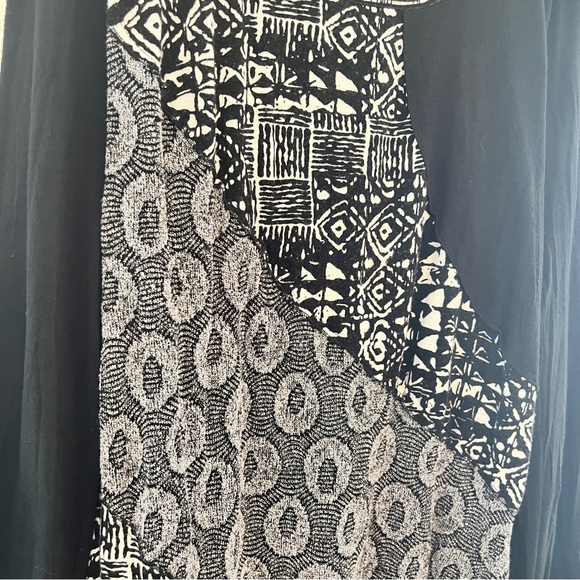 Adore XXL Black Gray Asymmetrical Hem Geometric Boho Tunic Top Long Sleeve - Picture 8 of 8